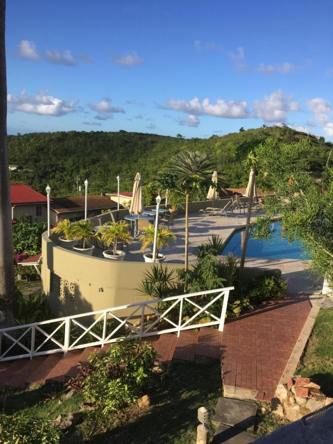 Attractive 2-Bed Apartment Stunning Sea View Dickenson Bay 外观 照片
