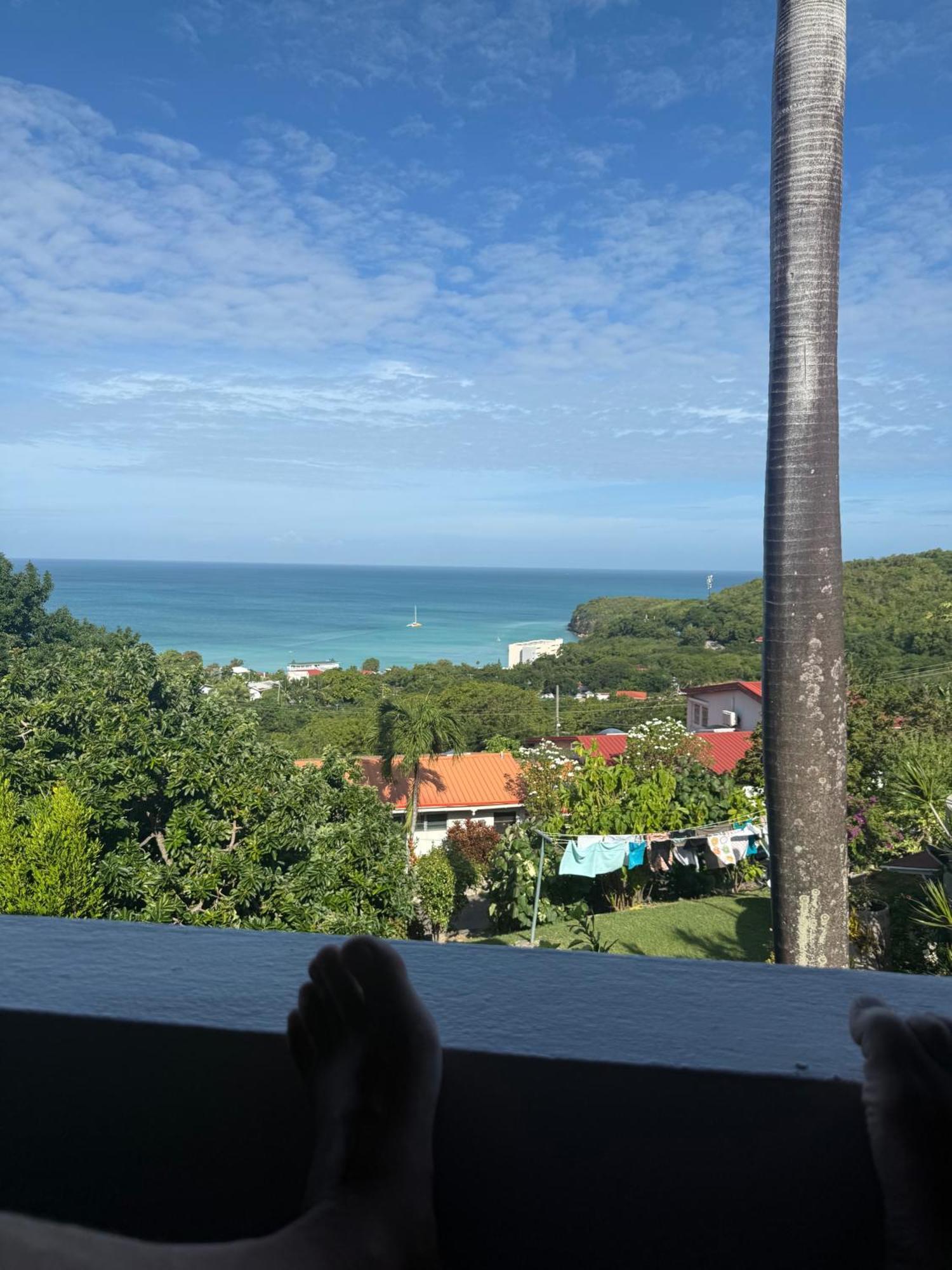 Attractive 2-Bed Apartment Stunning Sea View Dickenson Bay 外观 照片